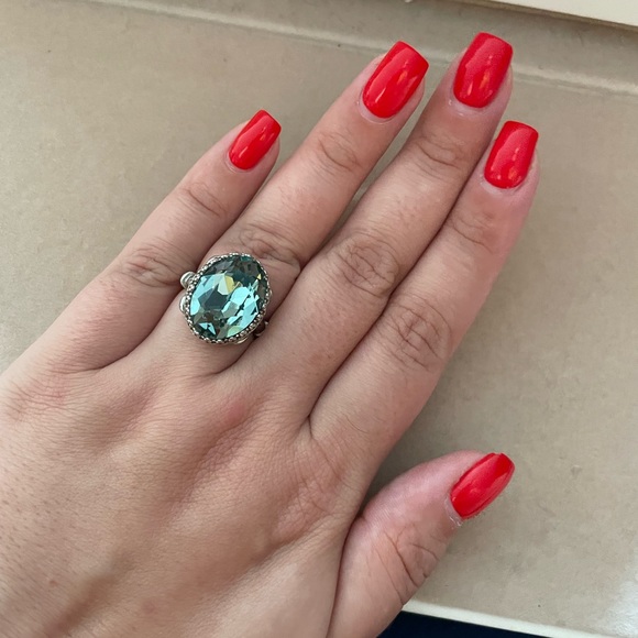 Silver ring with beautiful stone - Picture 1 of 4